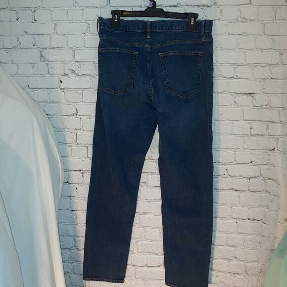 Old Navy ATHLETIC Mens Size 32x30 Blue Tapered Leg Distressed Jeans - Picture 4 of 4